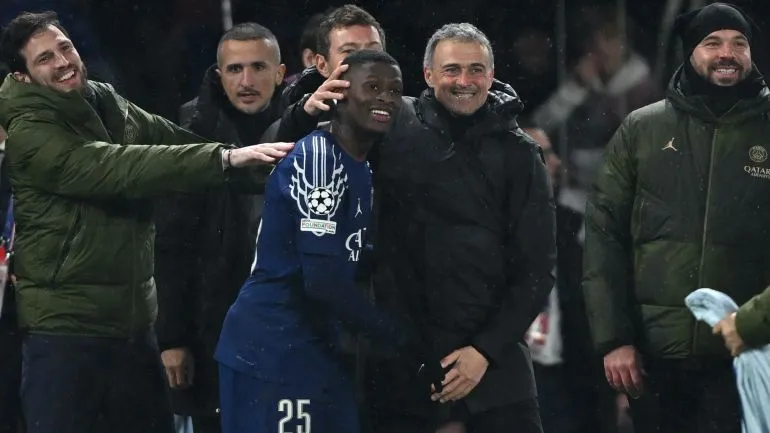 HLV Luis Enrique cùng các học trò PSG tự tin trước đối thủ Liverpool