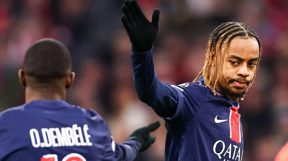 Bradley Barcola không còn chắc suất đá chính tại PSG