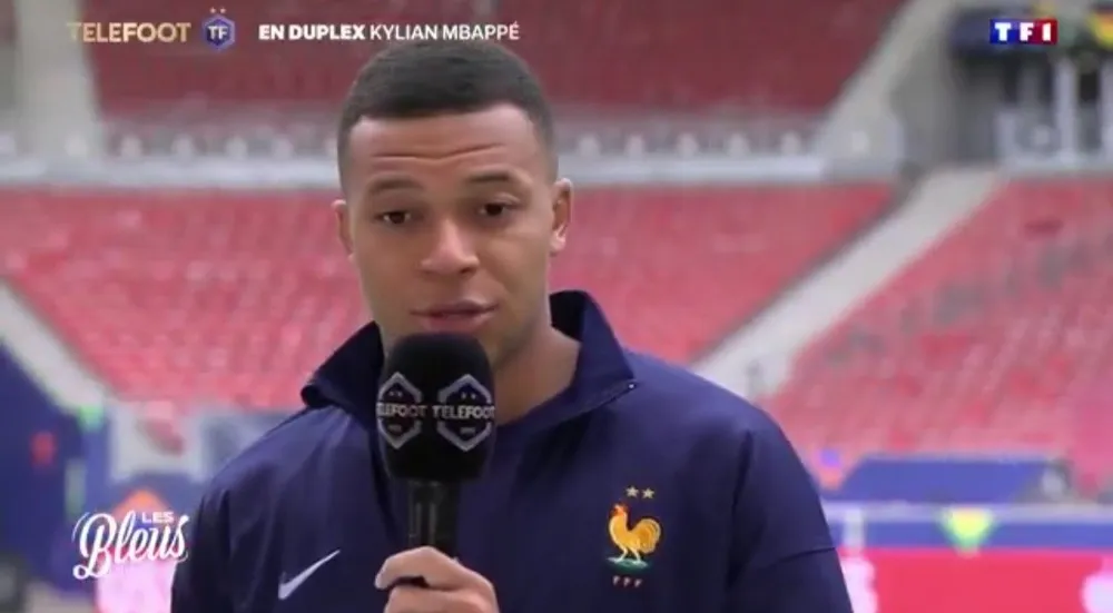 Mbappe tiết lộ vẫn giữ quan hệ tốt với các đồng đội cũ tại PSG. Ảnh: Telefoot