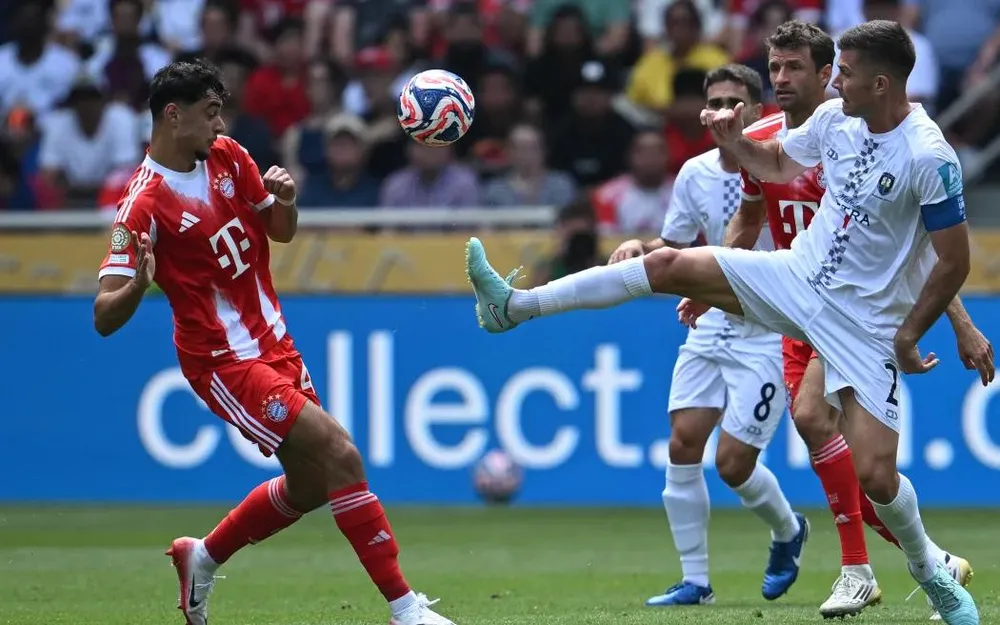 Bayern Munich thắng Auckland City 10-0 là minh chứng rõ nét nhất cho chênh lệch trình độ bóng đá tại FIFA Club World Cup 2025. Ảnh: AFP