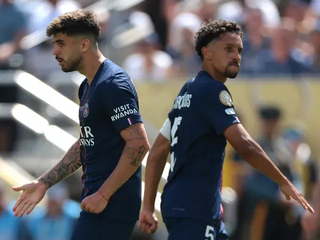 Cùng với đàn anh đồng hương Marquinhos, Lucas Beraldo đã thi đấu dưới mức kỳ vọng trong trận thua Chelsea ở chung kết thế giới. Ảnh: Getty Images