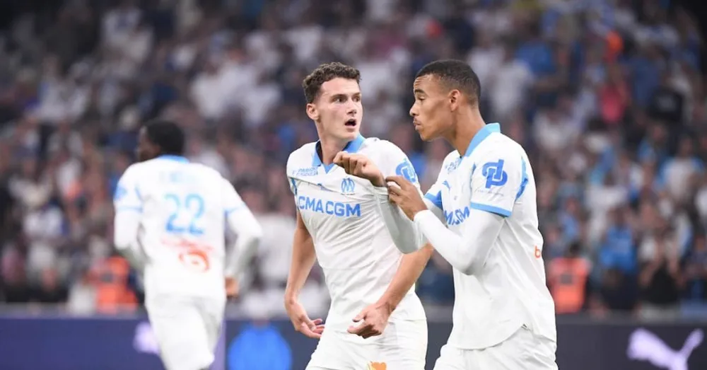 Greenwood kiến tạo cho Pavard ghi bàn ra mắt Olympique Marseille. Ảnh: Getty Images