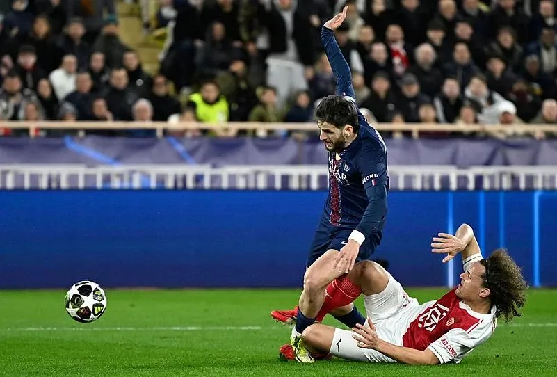 PSG gặp rất nhiều khó khăn mới có thể vượt qua Monaco tại play-off Champions League. Ảnh: AP
