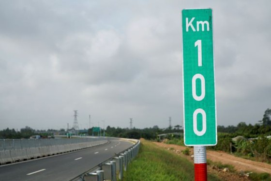 President attends traffic opening ceremony of Trung Luong - My Thuan Expressway ảnh 9
