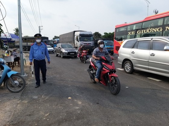 Traffic congestion occurs at exit of Trung Luong – My Thuan Expressway ảnh 1