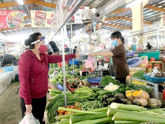 Petrol prices continue to erode consumers’ pocket ảnh 2