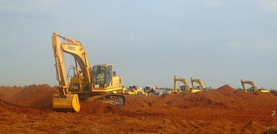 Busyness on construction site of Long Thanh International Airport ảnh 2