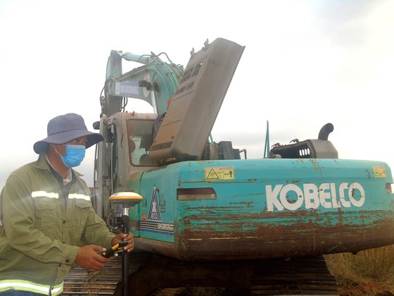 Busyness on construction site of Long Thanh International Airport ảnh 6