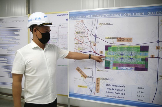 Busyness on construction site of Long Thanh International Airport ảnh 1