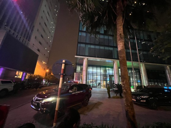 How did Trinh Van Quyet acquire stocks? ảnh 2