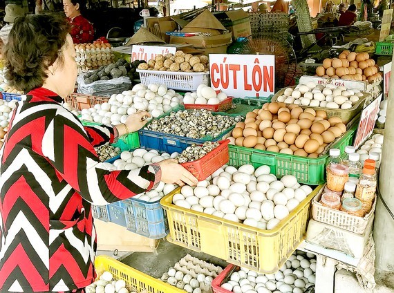 Some essential products raise selling prices from April 1 ảnh 1