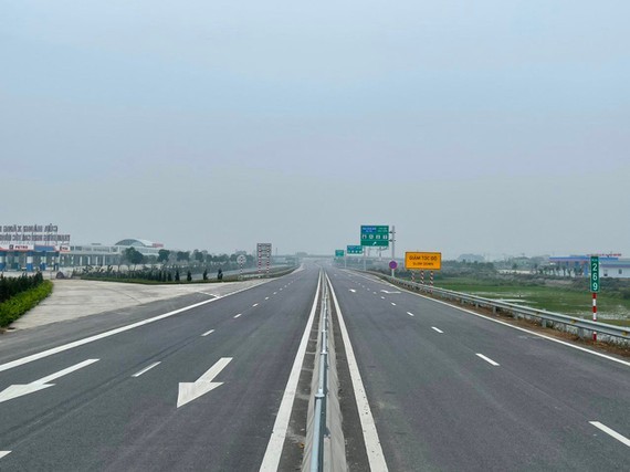 Total investment of US$6.75 billion proposed for North-South Expressway West ảnh 1