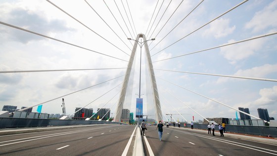 Thu Thiem 2 Bridge crossing Saigon River inaugurated ảnh 3