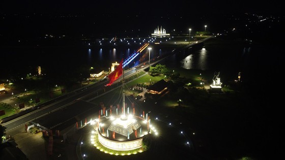 Returning to Hien Luong-Ben Hai special national historic relic ảnh 13