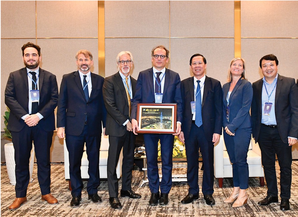 Aspiration of sustainable development for HCMC citizens: HCMC Chairman ảnh 9