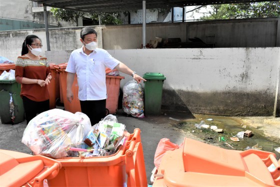 Dengue fever prevention work: people remain subjective, neglectful ảnh 2