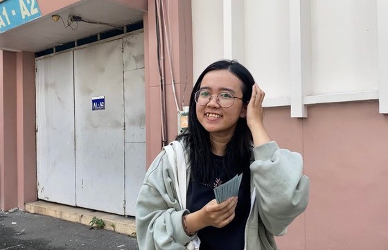 HCMC football fans eagerly buy tickets for Vietnam - Afghanistan friendly match  ảnh 5