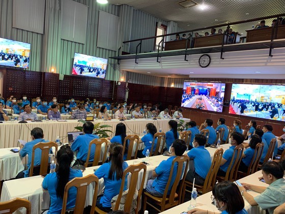 Government increases regional minimum wage by 6 percent ảnh 4