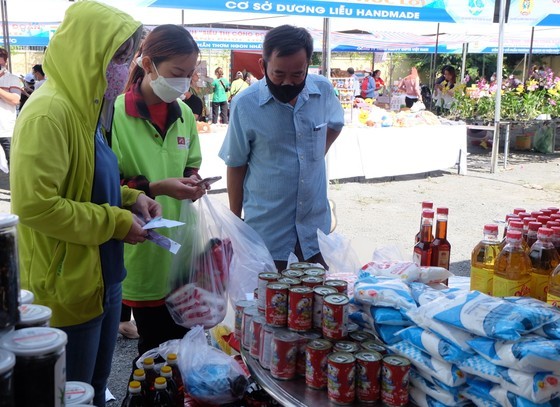 More than 700 workers join job fair in Thu Duc City ảnh 2