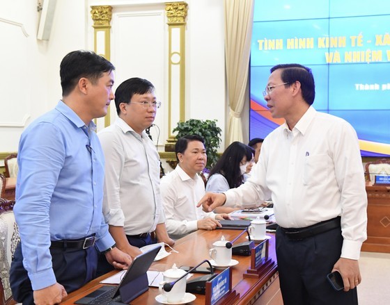 HCMC maintains economic recovery momentum, growth may exceed 6-6.5 percent ảnh 4