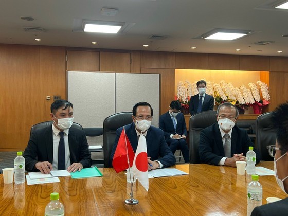 Vietnam hopes for exemption of residence, income taxes for interns in Japan ảnh 2