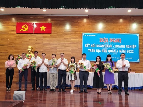 Dist. 7 helps enterprises access financial sources with suitable interest rates ảnh 1