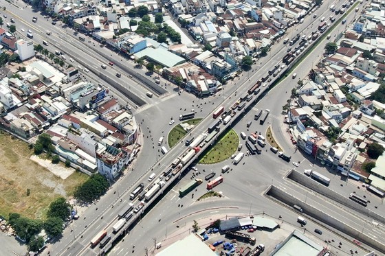 Traffic bottlenecks erased to ease congestion in HCMC ảnh 2