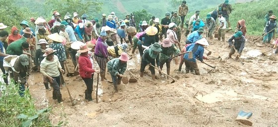 Three dead and missing, thousands of houses damaged in aftermath of typhoon Noru ảnh 3