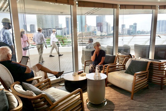 HCMC welcomes first group of cruise ship tourists after Covid-19 pandemic ảnh 4