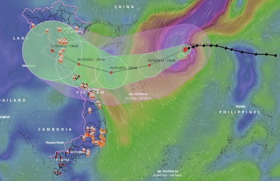Storm Nesat moves west-southwest, possibly strengthens on October 18 ảnh 1