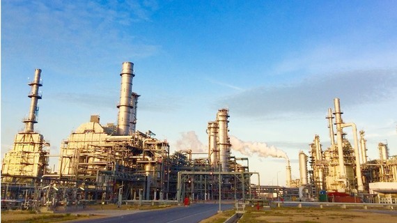 Ministry asks oil refineries to expand capacity, fuel traders to increase import ảnh 1