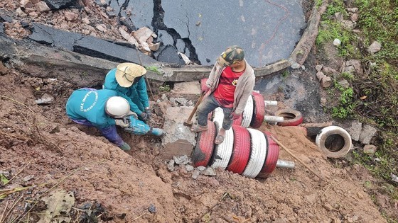 Quang Tri rushes to construct temporary road to La Lay International Border Gate ảnh 3
