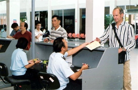 Immigration Department gives advice to foreign e-visa applicants ảnh 1