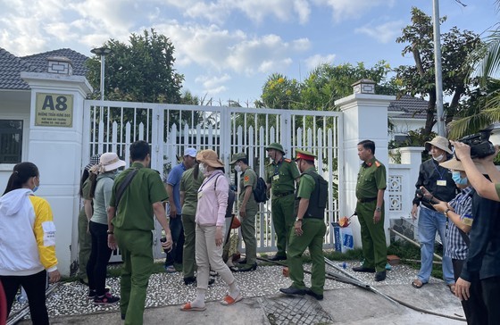 Phu Quoc coercively demolishes two out of 79 illegally-built villas  ảnh 3