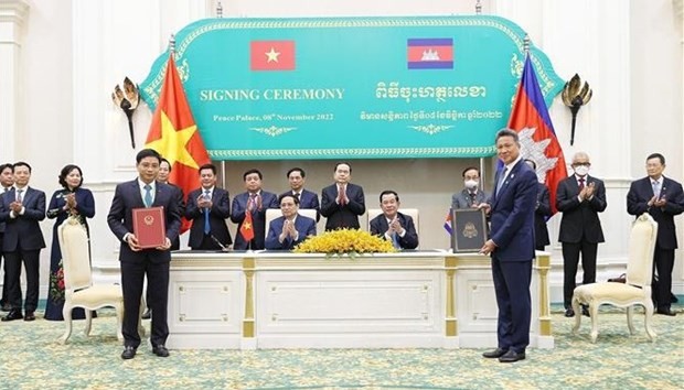 PMs affirms resolve to further enhance Vietnam - Cambodia relations ảnh 4