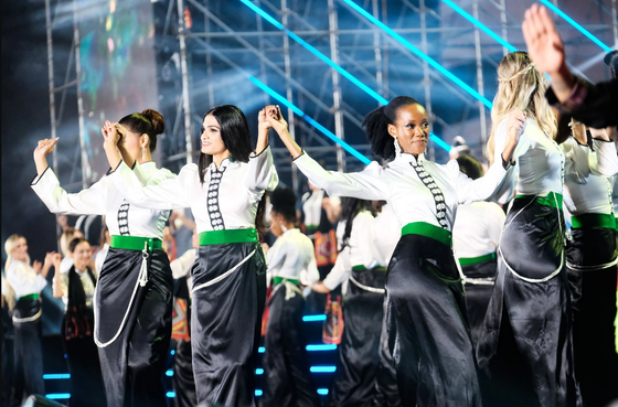 Japanese beauty crowned Miss Tourism World 2022 at finale in Vietnam ảnh 3