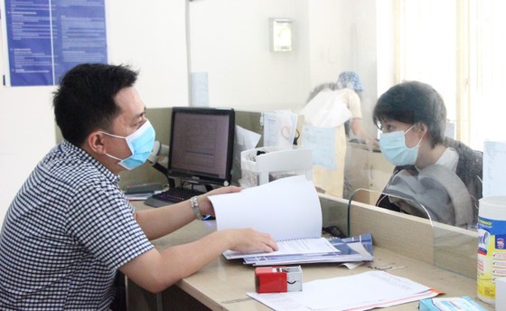 According to the Department of Planning and Investment, the number of daily applications has risen from an average of 1,500-1,700 to 2,000-3,000 since the beginning of March. (Photo: SGGP) According to the Department of Planning and Investment, the number of daily applications has risen from an average of 1,500-1,700 to 2,000-3,000 since the beginning of March. (Photo: SGGP)