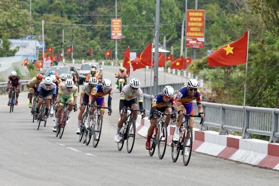 The scene of Stage 14 of the HTV Cup 2023 bicycle race. (Photo: SGGP)