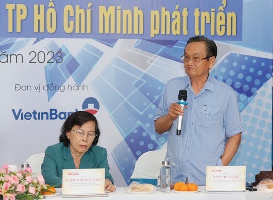 Dr. Tran Du Lich, a member of the National Financial and Monetary Policy Advisory Council, speaks at the seminar.