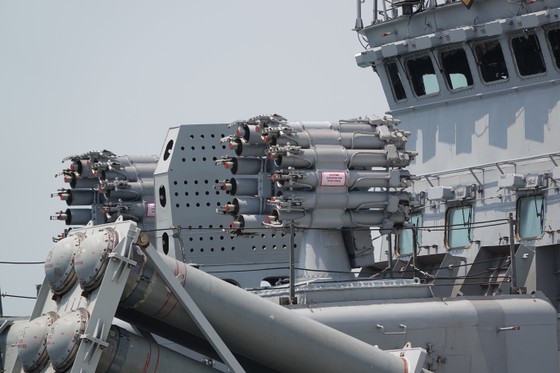 The missile system equipped on the Indian naval ship