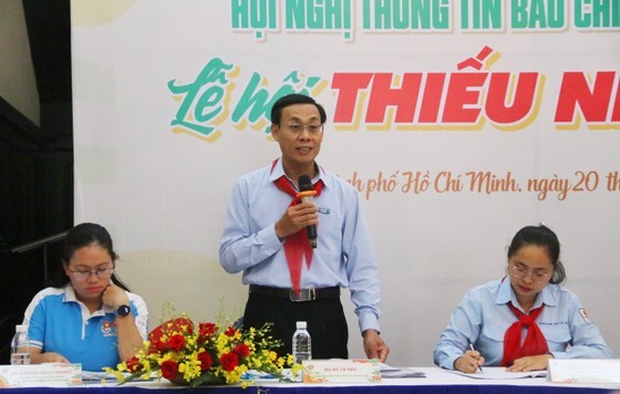Mr. Ha Tai Sau, Deputy Director of the HCMC Children's House, speaks at the press conference.