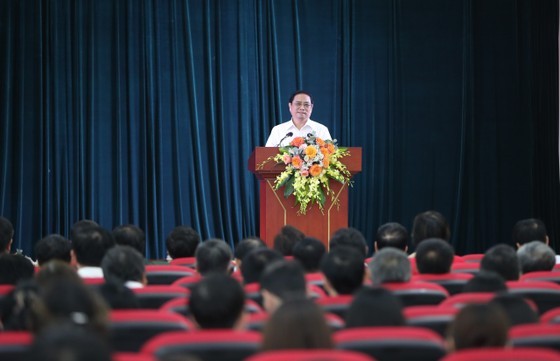 Prime Minister Pham Minh Chinh visits the Vietnam Journalists Association in Hanoi on the morning of June 13.
