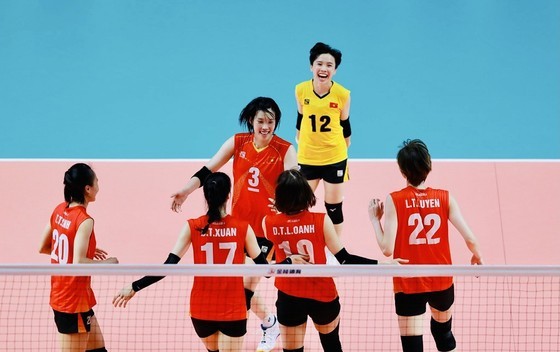 The Vietnamese women's volleyball team gets their first victory at the AVC Women's Challenge Cup 2023.