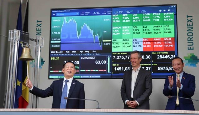 Vietnamese Minister of Finance Ho Duc Phoc visits the Brussels Stock Exchange, a member of Euronext – the European stock exchange group.