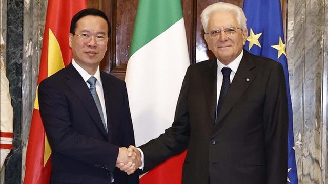 President Vo Van Thuong (L) and his Italian counterpart Sergio Mattarella. (Photo: VNA)