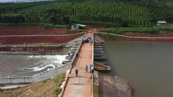 The Dak N'Ting irrigation reservoir is at risk of rupture.