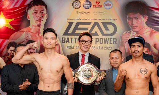 Vietnamese Vo Hong Dat (left) and Ernie Sanchez of the Philippines will fight for the WBA Asia lightweight belt