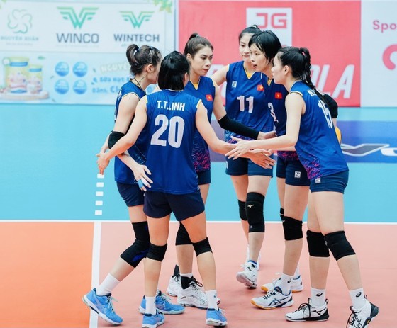 The Vietnamese Women's Volleyball Team 1 earns a win in their first match at the 2023 VTV Cup Ferroli.