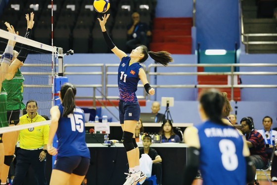 The Vietnamese women's volleyball team easily surpasses the Australian women's blockers. (Photo: SMM)
