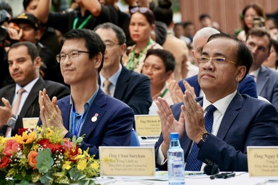 International guests participate in the opening ceremony of the Green Growth Show 2023.